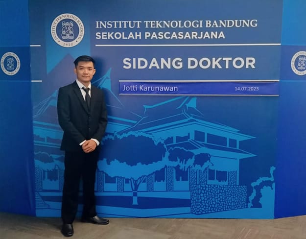 Jotti Karunawan, Lulusan Pertama Program Studi Doktor Sains dan Teknologi Nano ITB